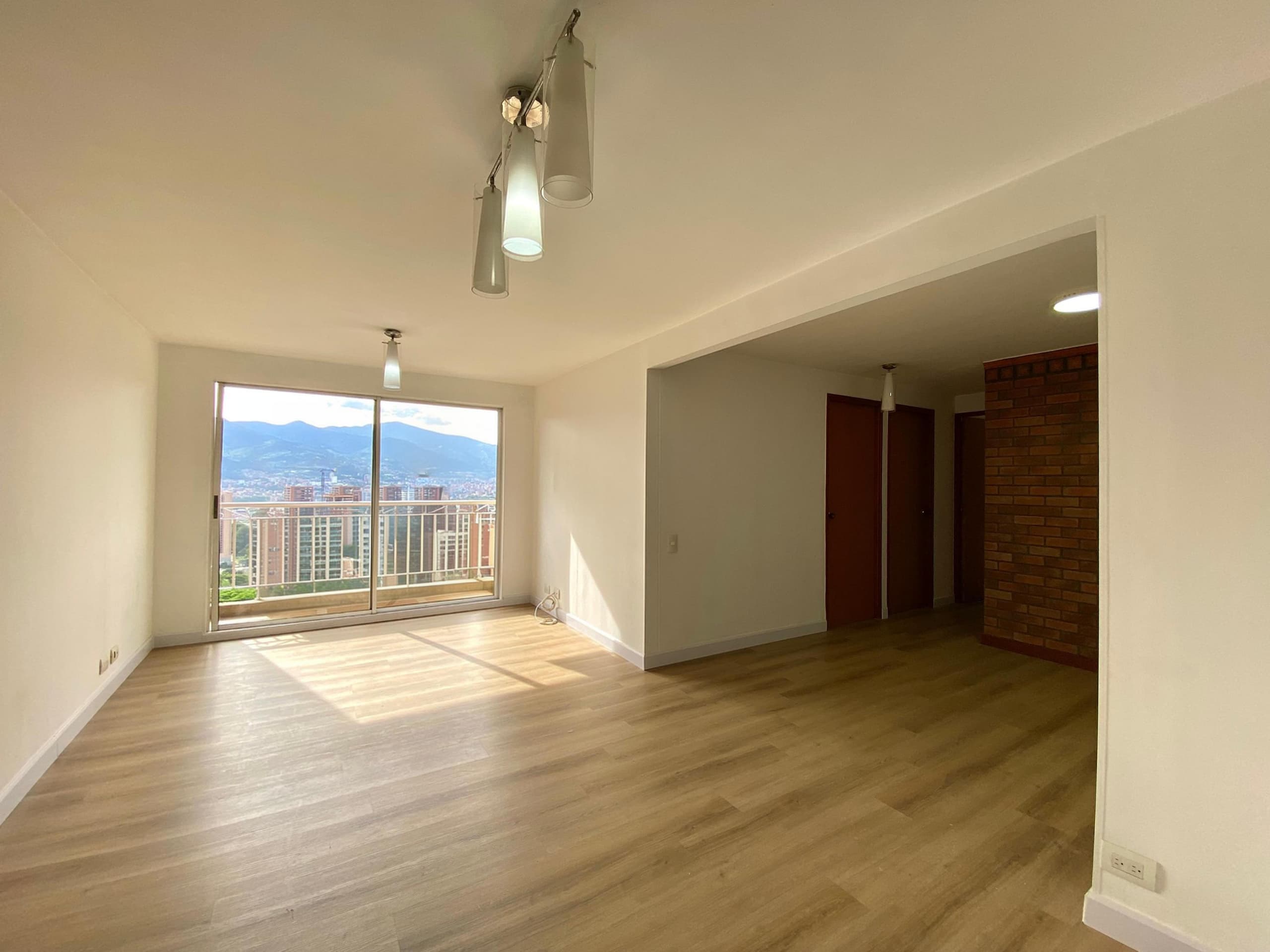 Apartamento en arriendo en Castropol, Poblado, Medellín — foto 4 de 18