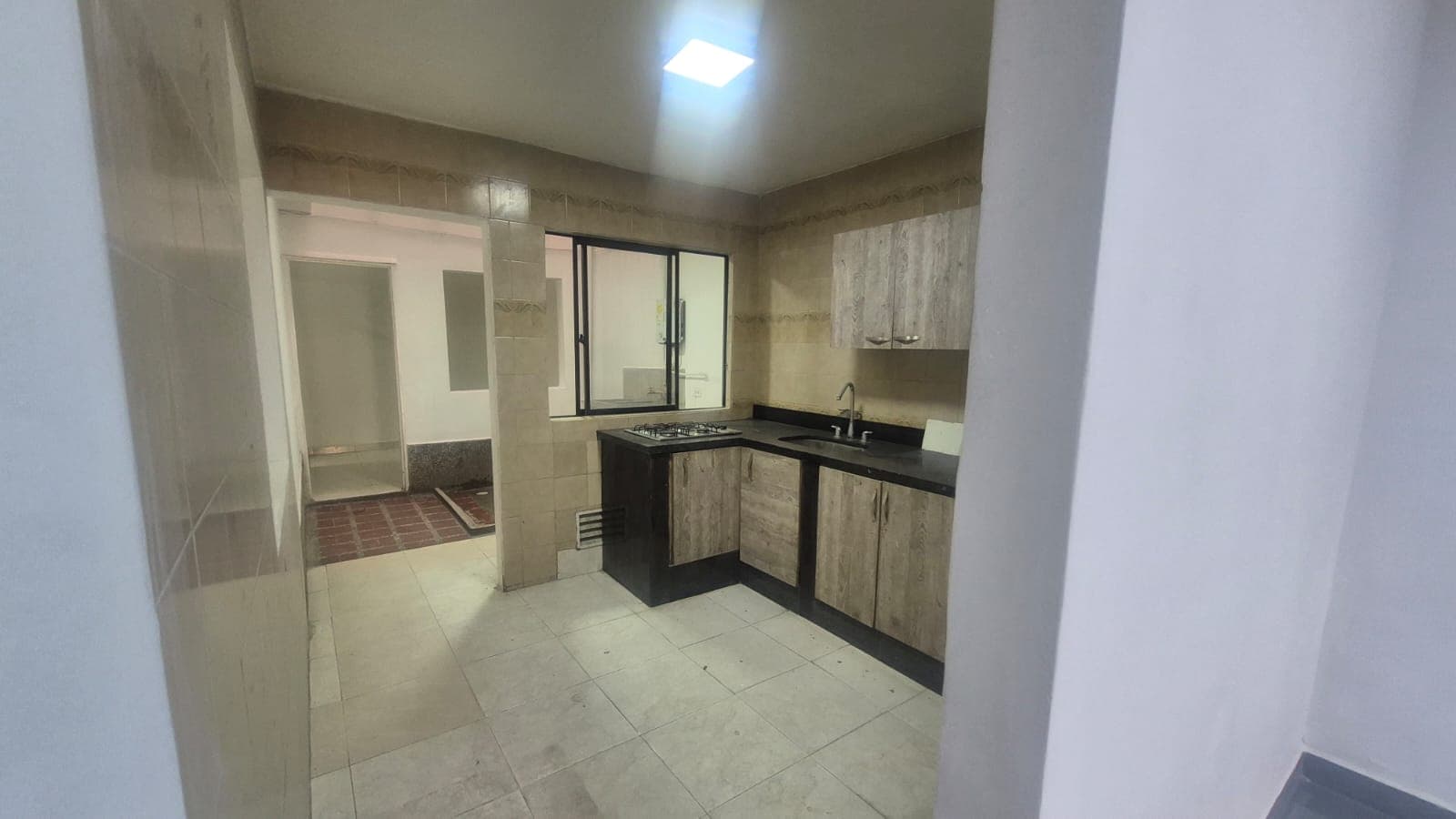 Casa Comercial en arriendo en Alcalá, Envigado — foto 2 de 13