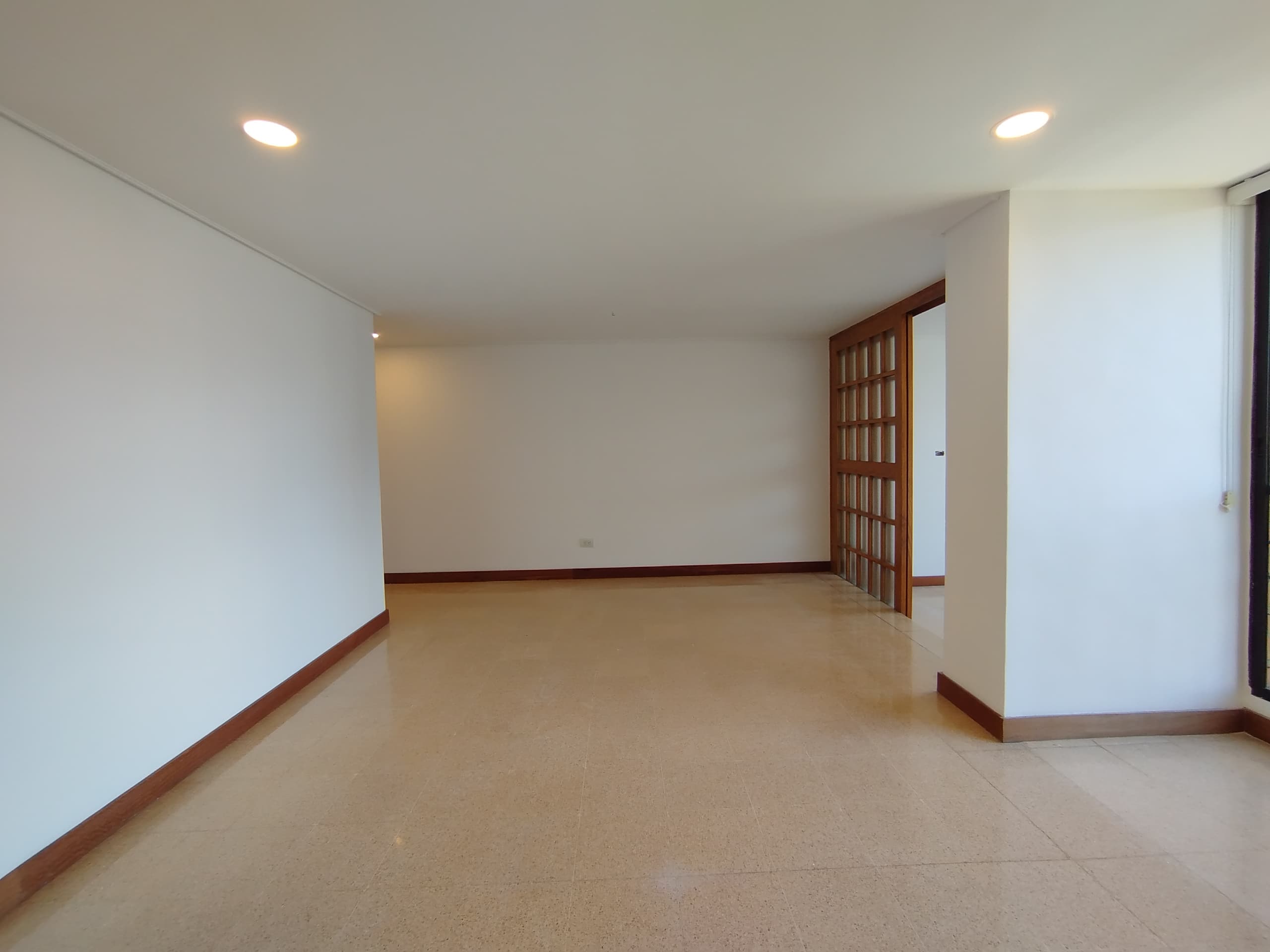 Apartamento en arriendo en La Frontera M, Poblado, Medellín — foto 3 de 20