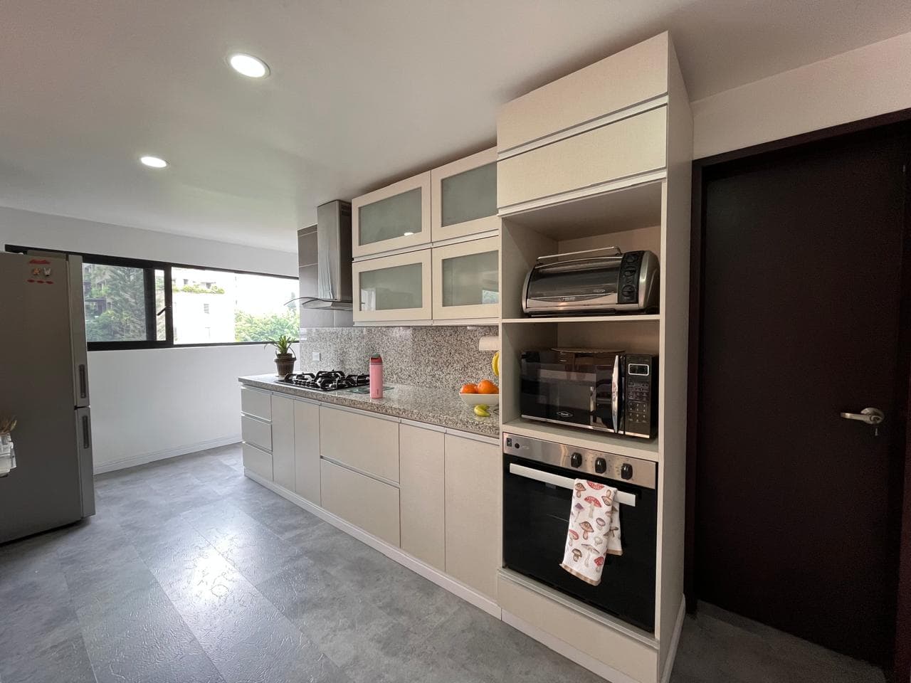 Apartamento en arriendo en Castropol, Poblado, Medellín — foto 3 de 20
