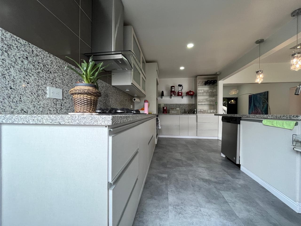 Apartamento en arriendo en Castropol, Poblado, Medellín — foto 4 de 20