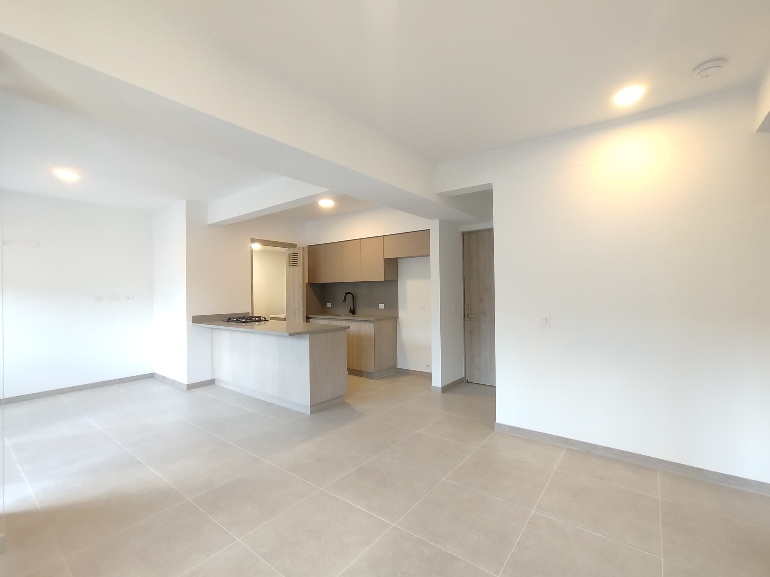 Apartamento en arriendo en Ciudad del Rio, Medellín — foto 1 de 15