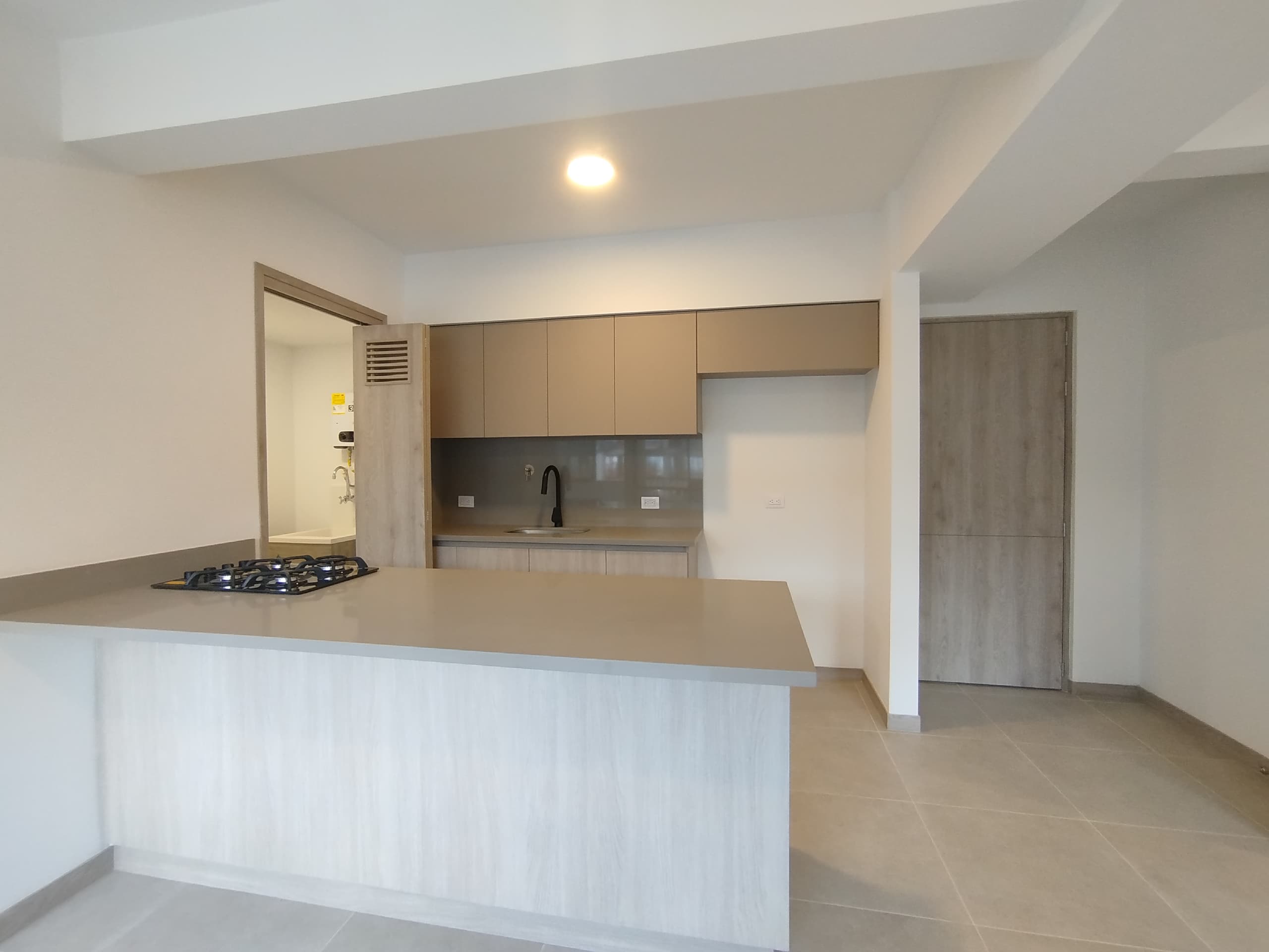 Apartamento en arriendo en Ciudad del Rio, Medellín — foto 4 de 15