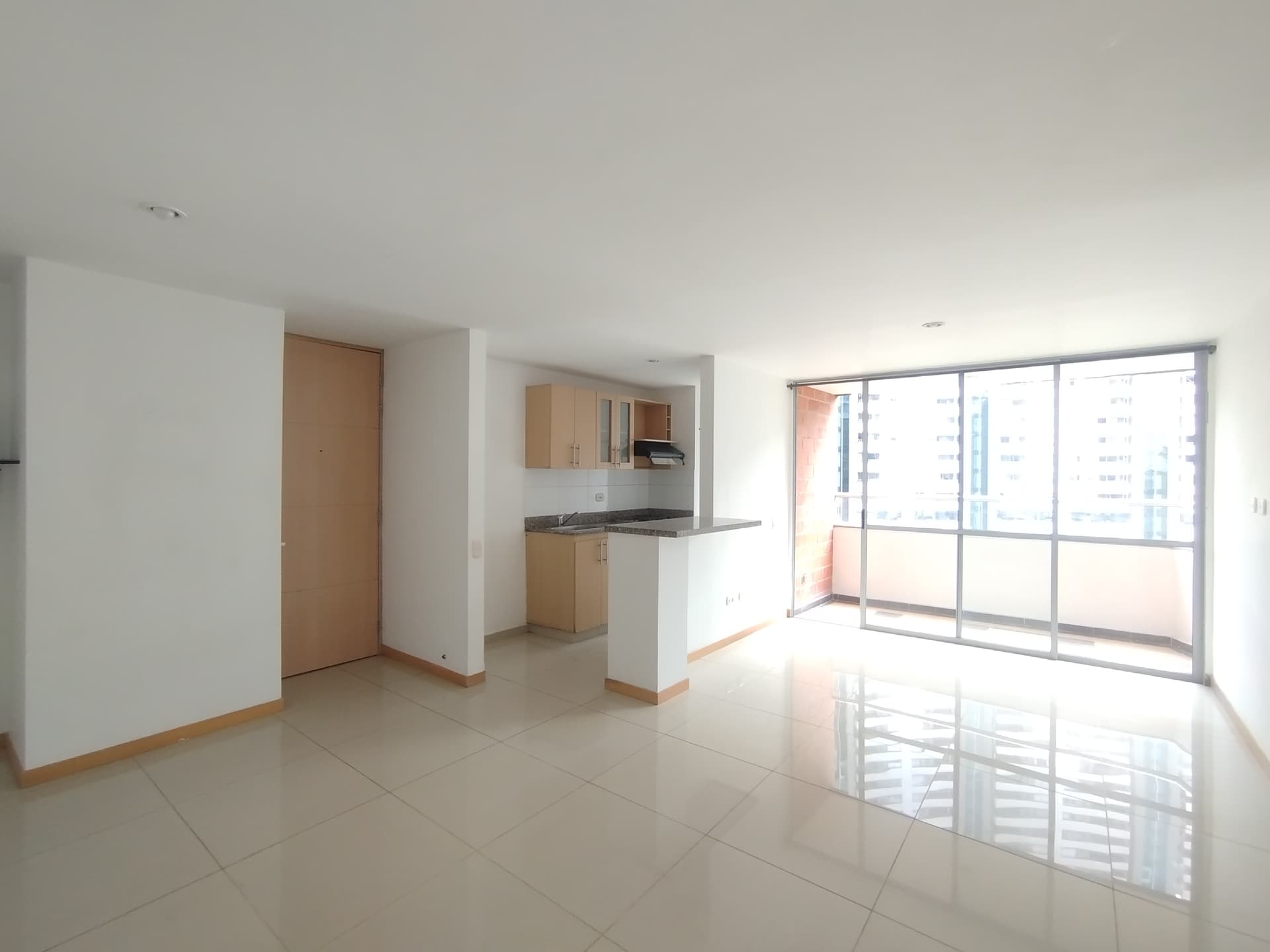 Apartamento en arriendo en Loma del Indio, Poblado, Medellín — foto 1 de 20