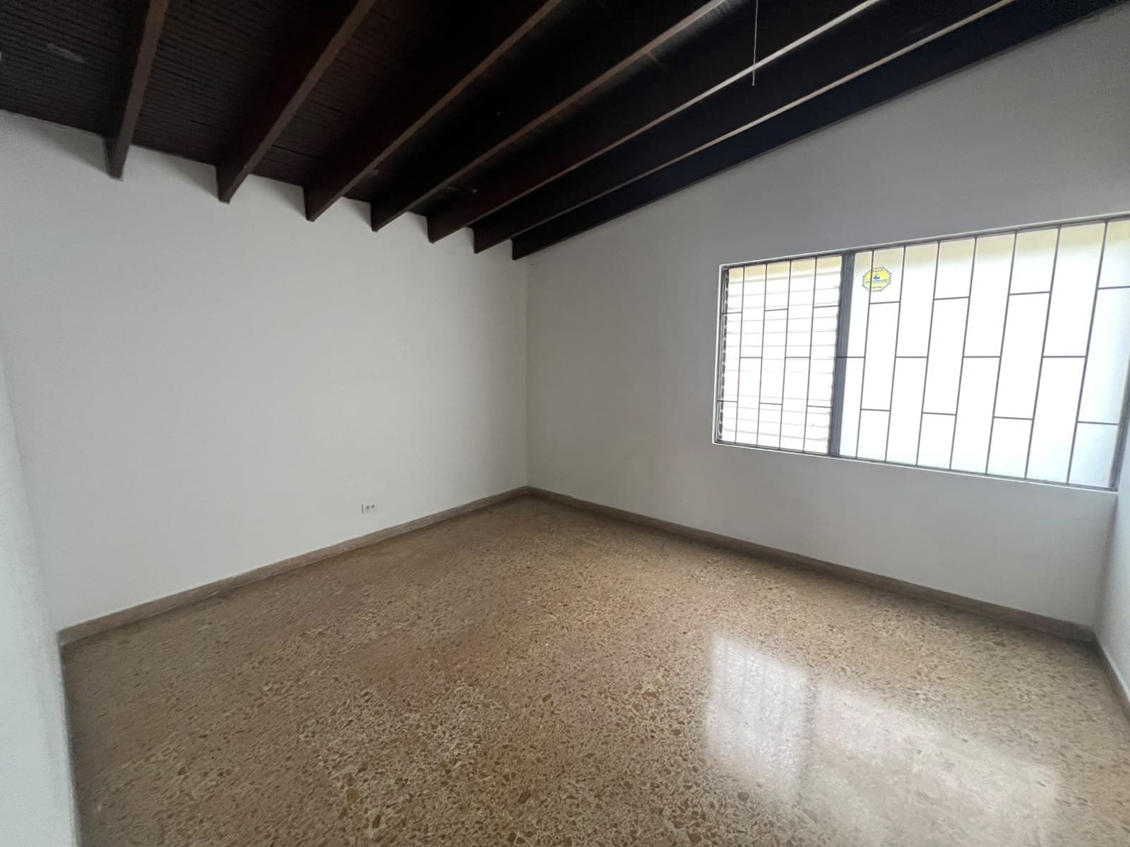 Casa Comercial en arriendo en Laureles, Medellín — foto 3 de 19