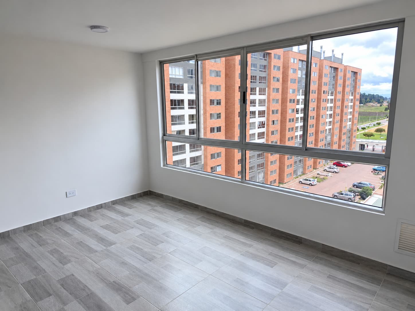 Apartamento en arriendo en Madrid — foto 1 de 16