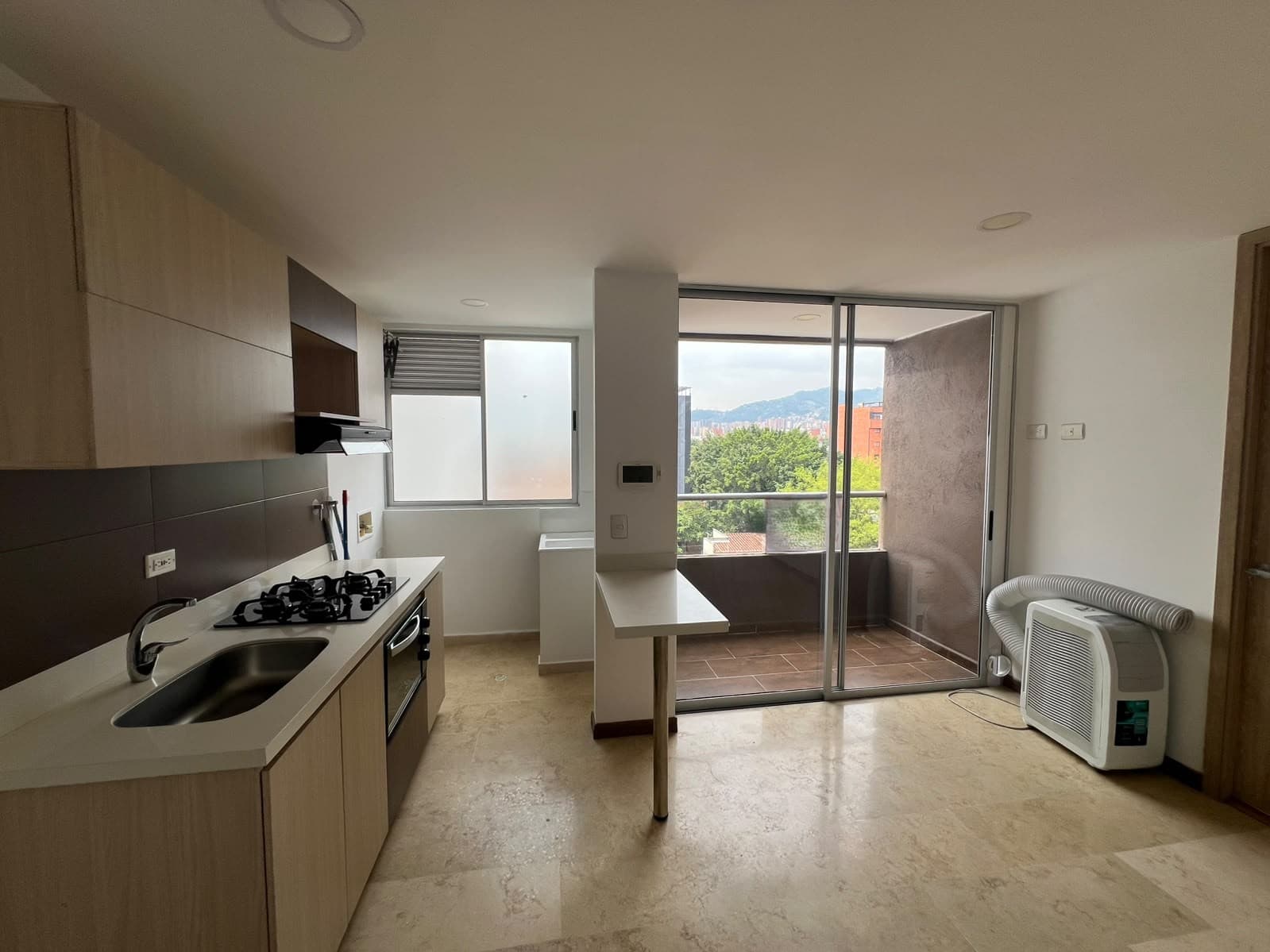 Apartaestudio en arriendo en Laureles, Medellín — foto 2 de 15