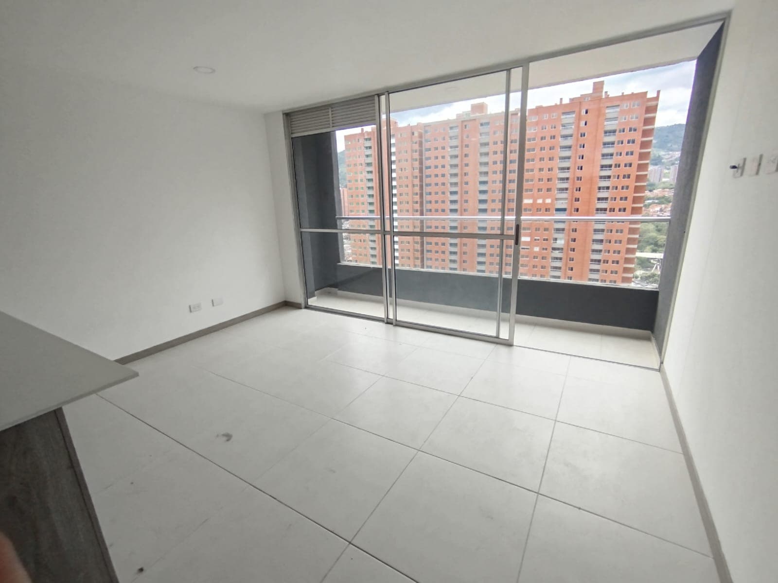 Apartamento en arriendo en Simón Bolívar, Itagui — foto 1 de 13
