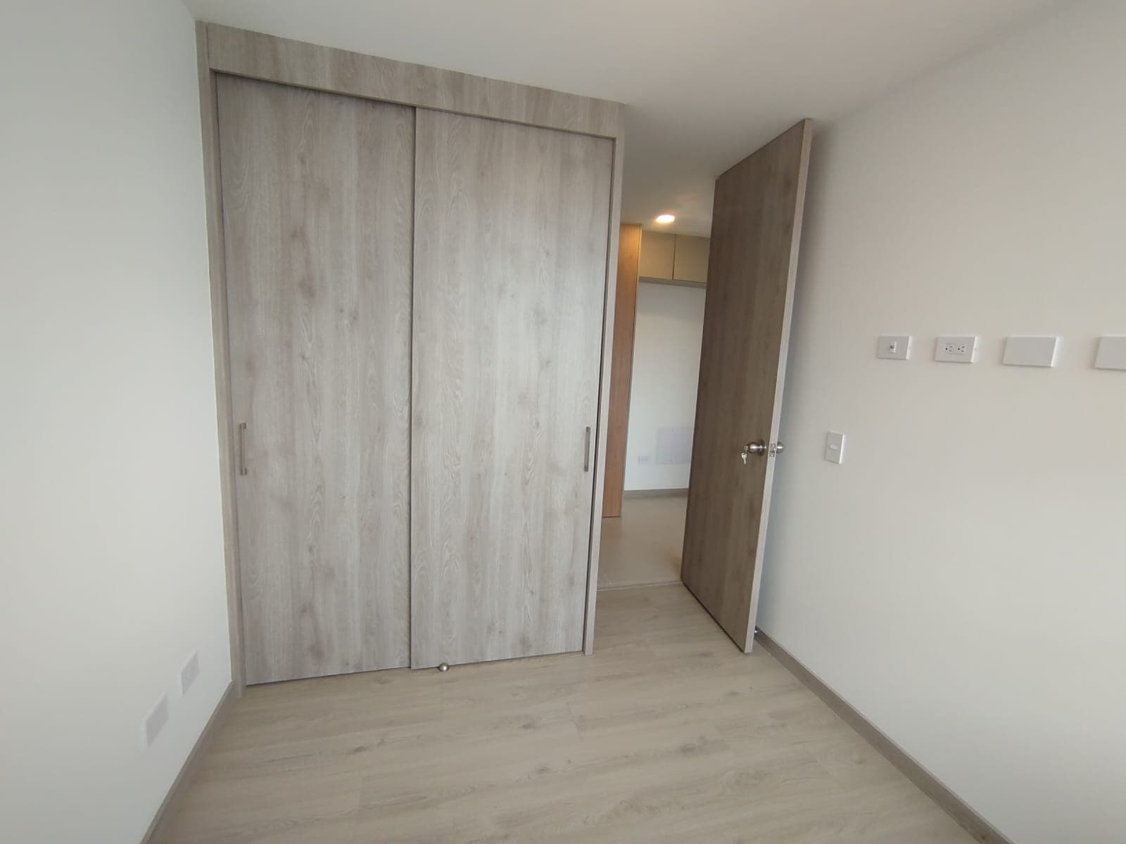 Apartamento en arriendo en Simón Bolívar, Itagui — foto 5 de 13