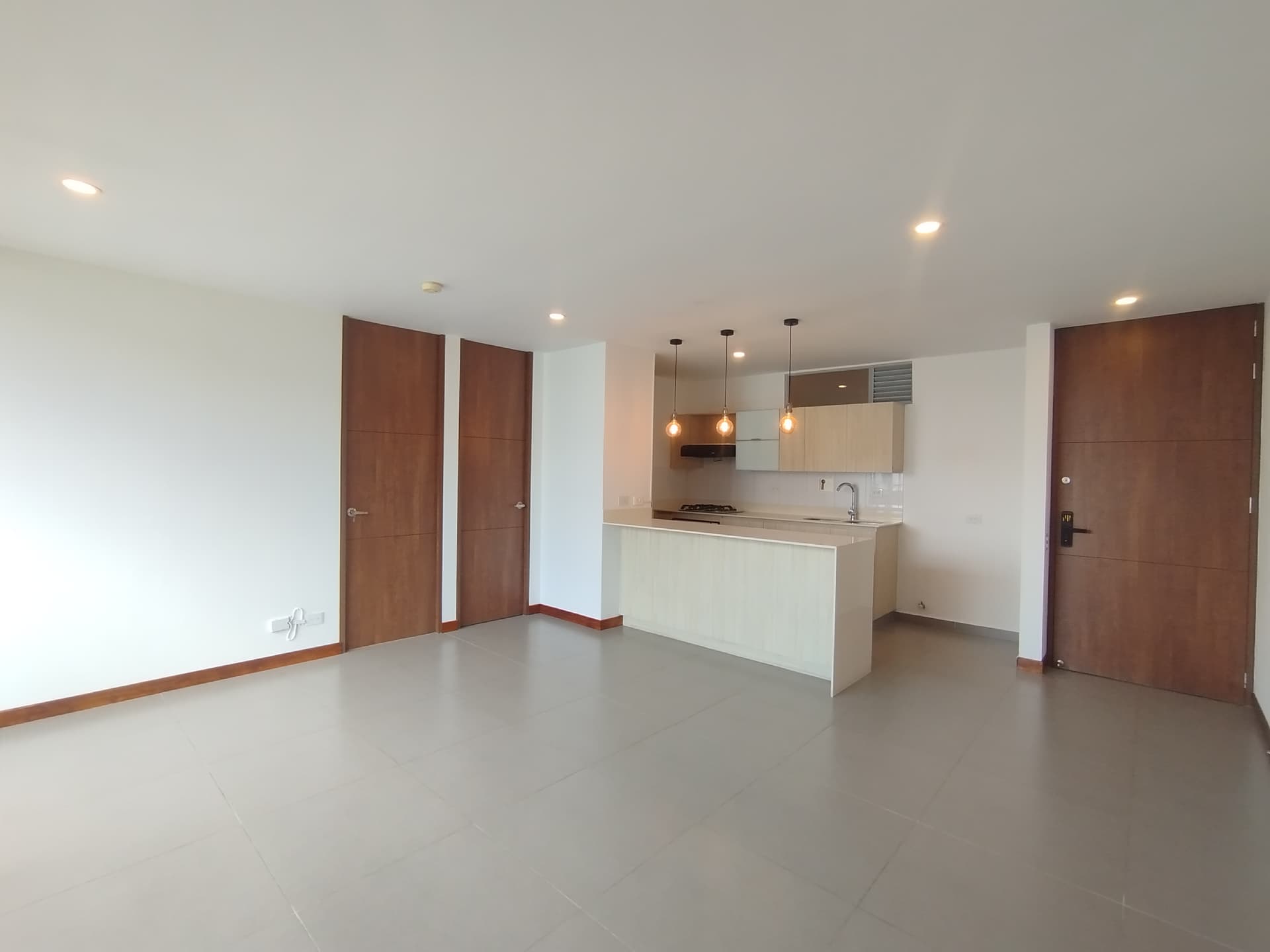 Apartamento en arriendo en Los Gonzalez, Poblado, Medellín — foto 1 de 20