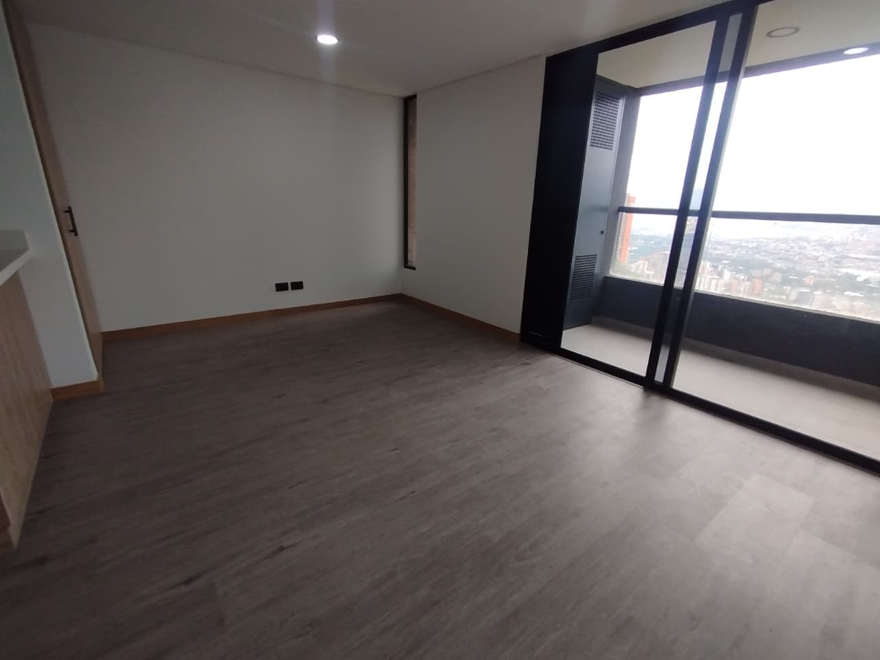Apartamento en arriendo en Loma del Indio, Poblado, Medellín — foto 5 de 19
