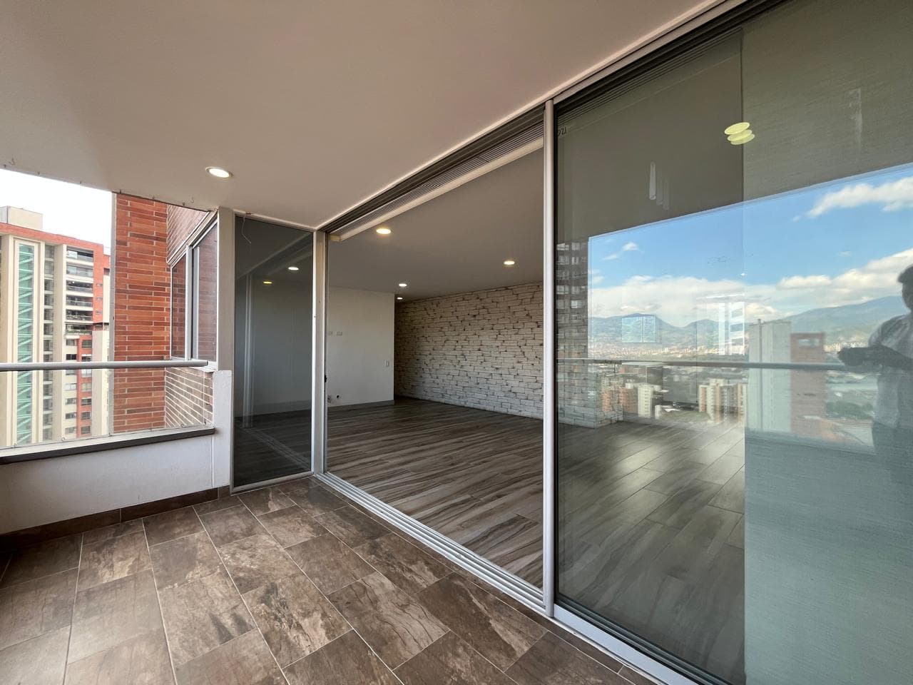 Apartamento en arriendo en Santa María de los Ángeles, Poblado, Medellín — foto 1 de 20