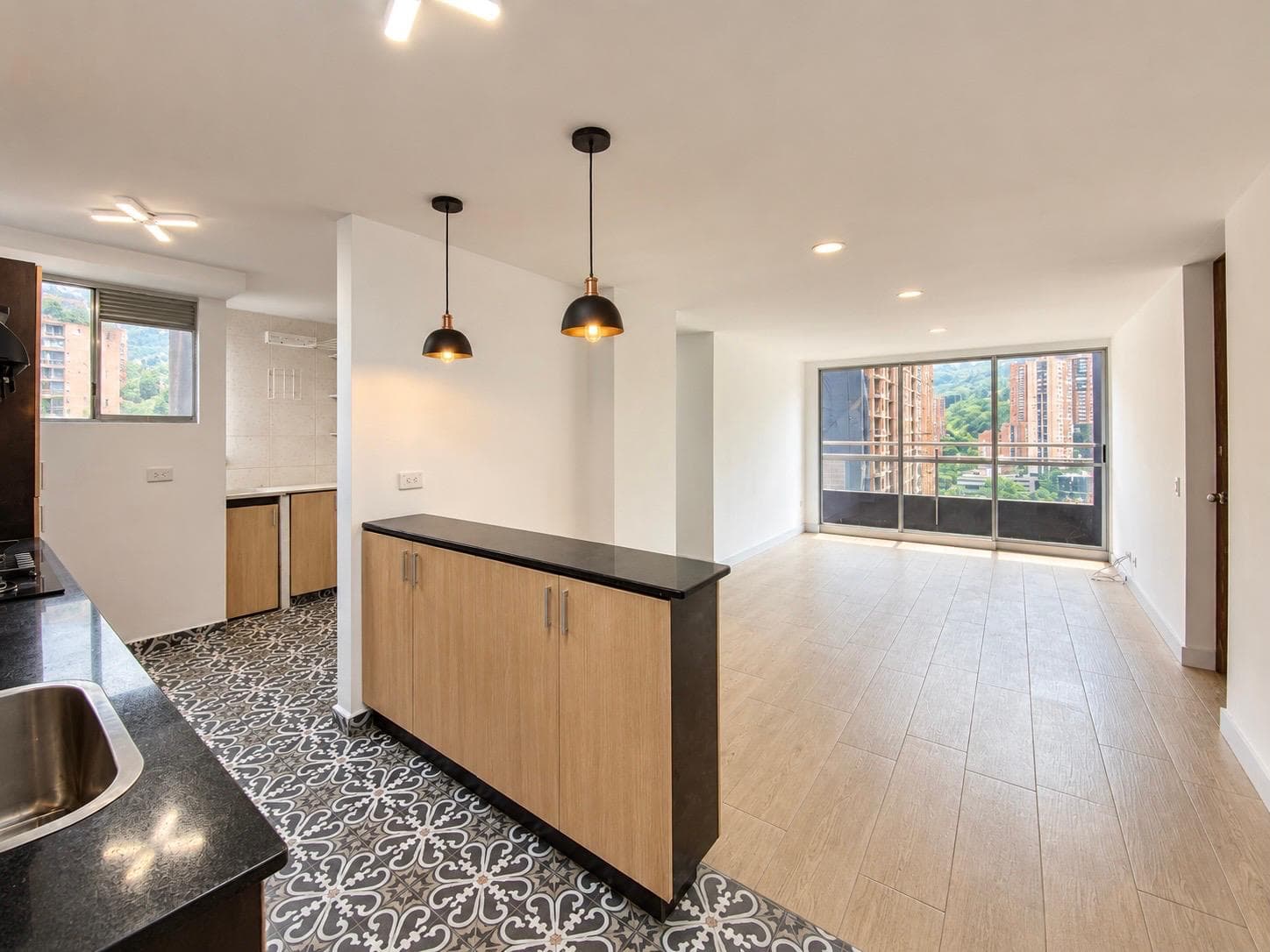 Apartamento en arriendo en Ciudad del Rio, Medellín — foto 1 de 19
