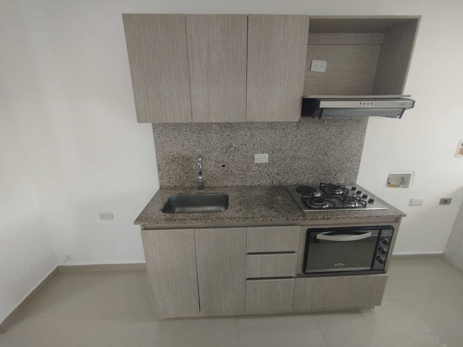 Apartamento en arriendo en Prados de Sabaneta — foto 1 de 20