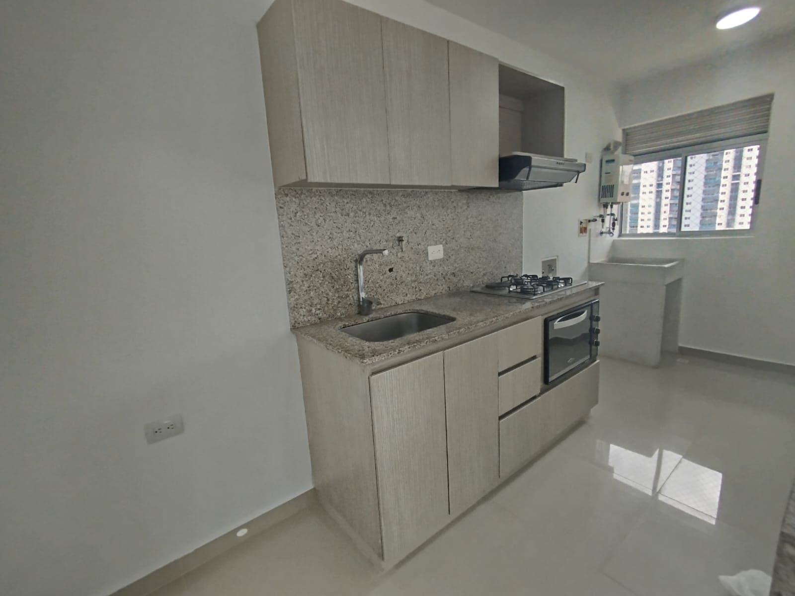 Apartamento en arriendo en Prados de Sabaneta — foto 2 de 20
