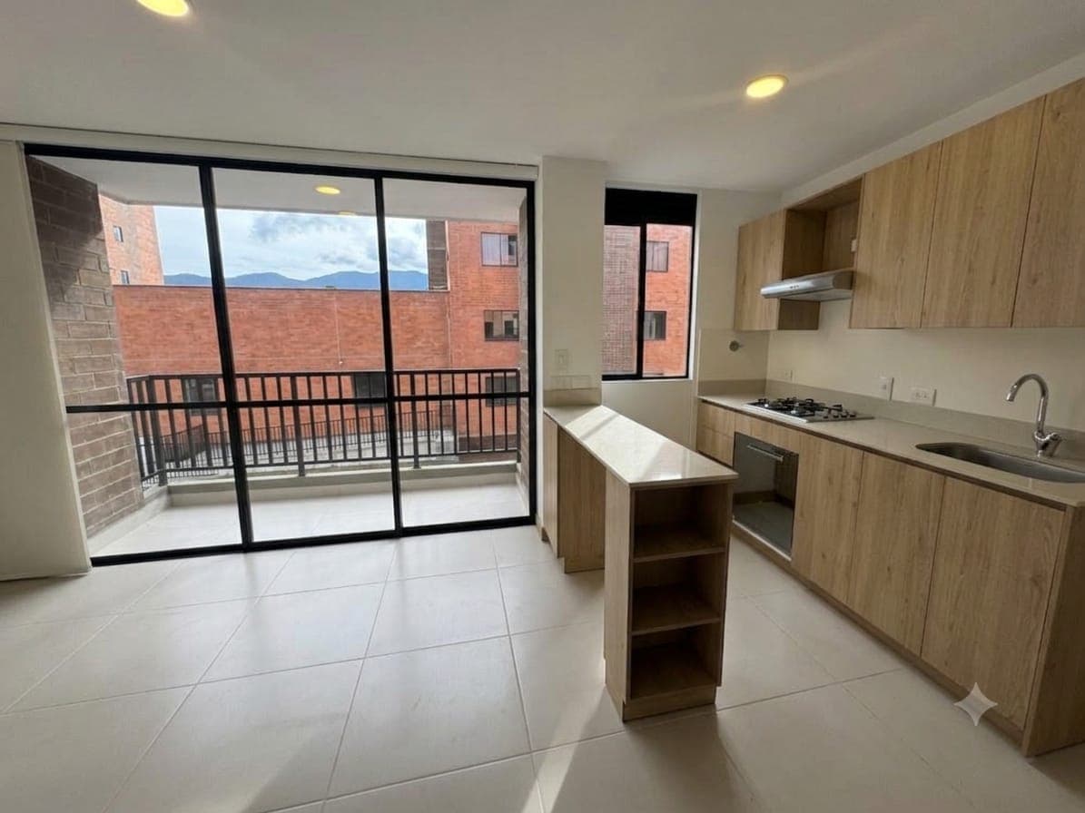 Apartamento en arriendo en La Ceja — foto 3 de 16