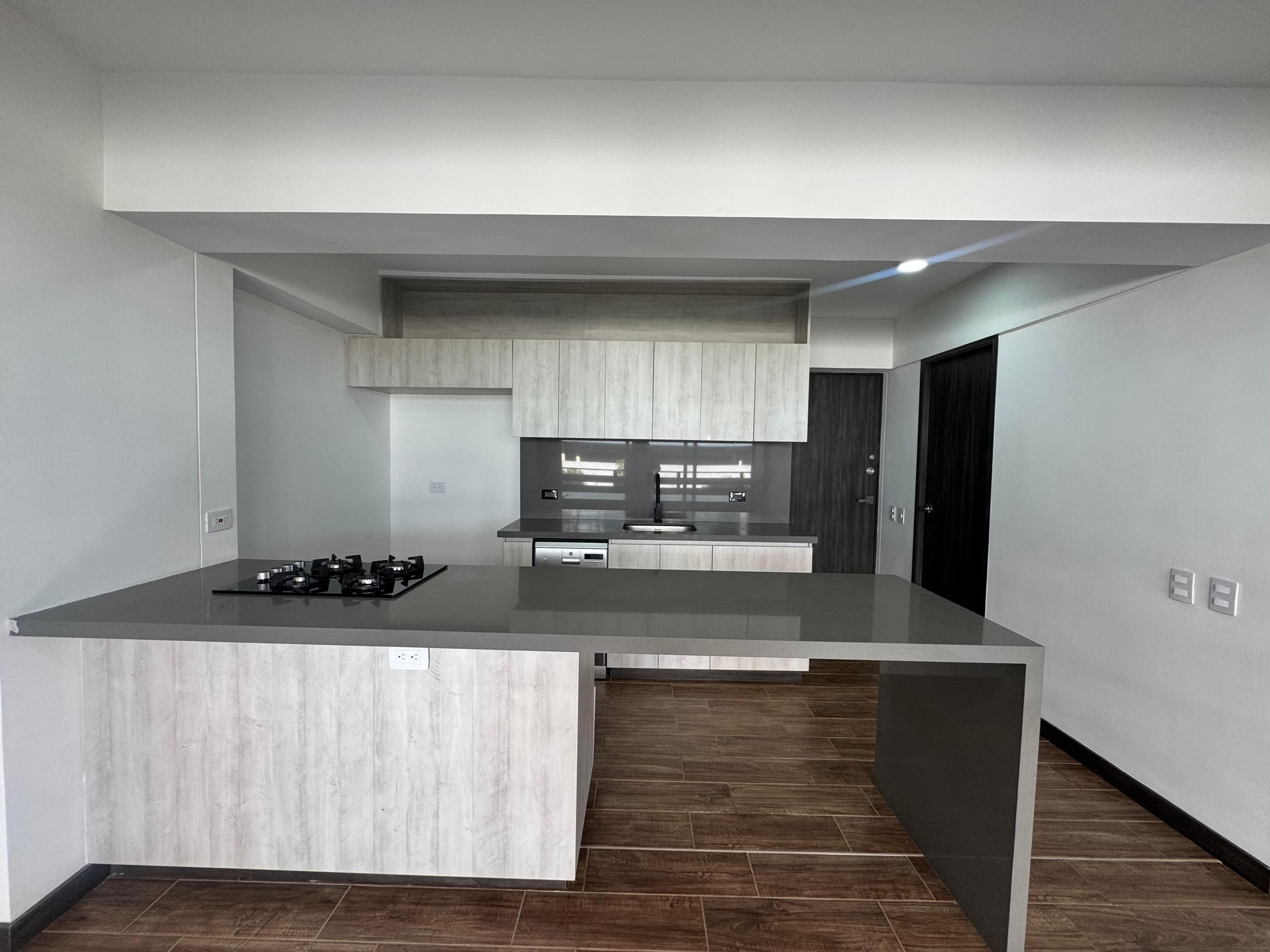Apartamento en arriendo en El Retiro — foto 1 de 17
