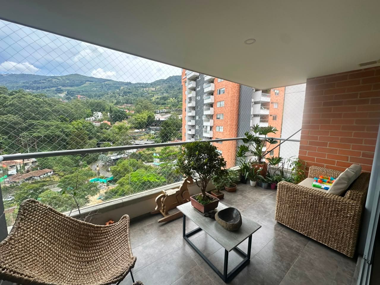 Apartamento en arriendo en Transversal Intermedia, Poblado, Medellín — foto 3 de 15