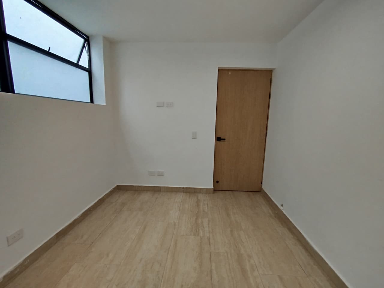 Oficina en arriendo en Miravalle, Belen, Medellín — foto 1 de 16