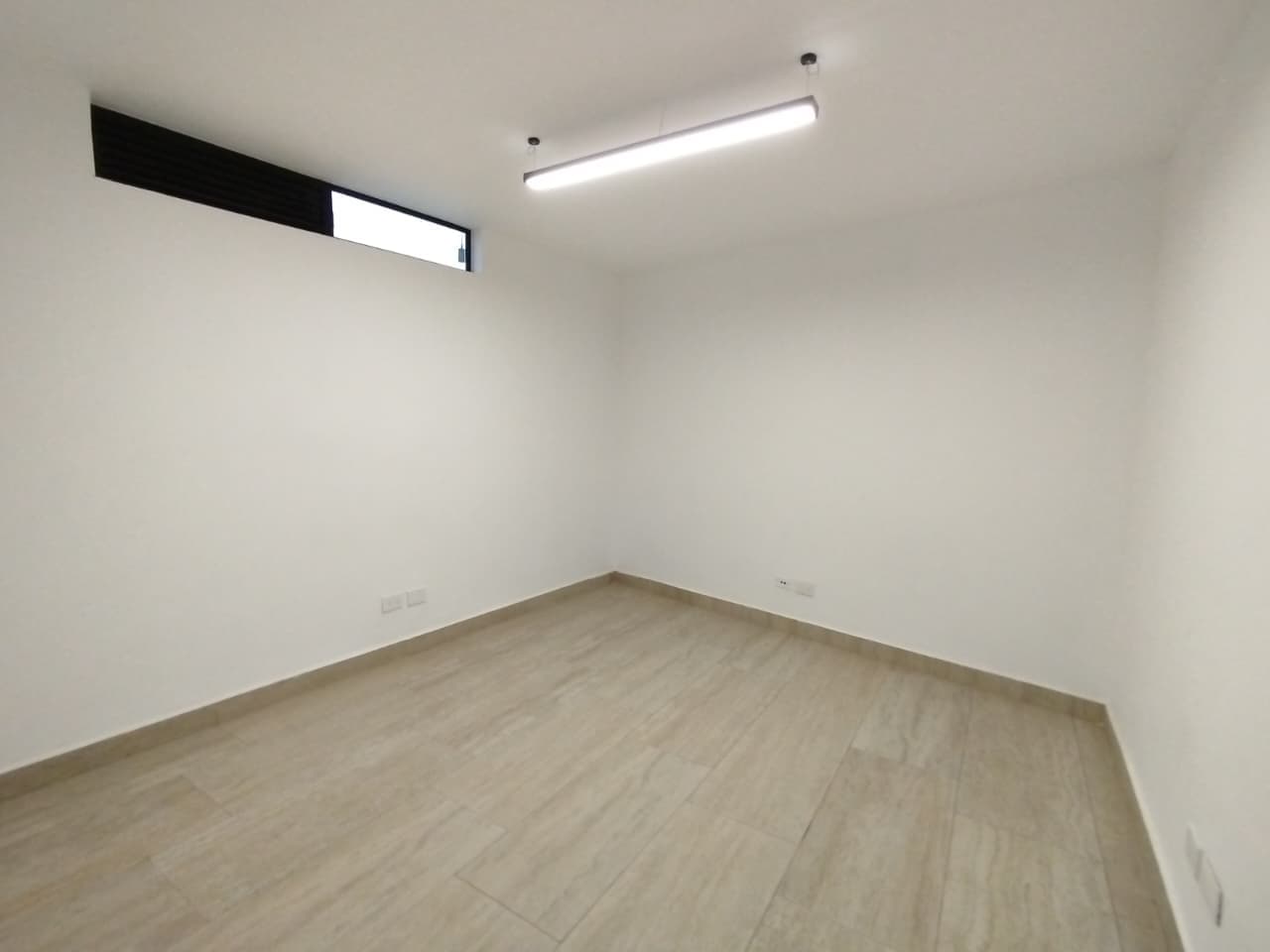 Oficina en arriendo en Miravalle, Belen, Medellín — foto 1 de 17