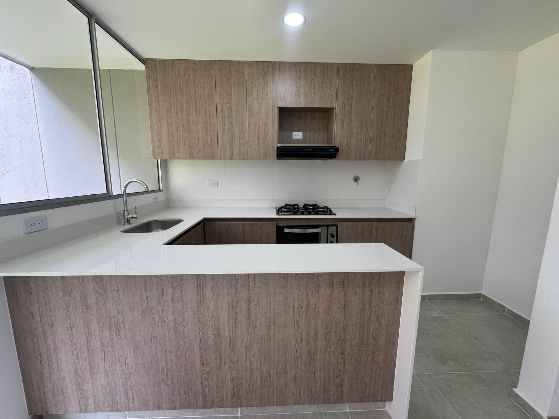 Apartamento en arriendo en La Ceja — foto 1 de 17