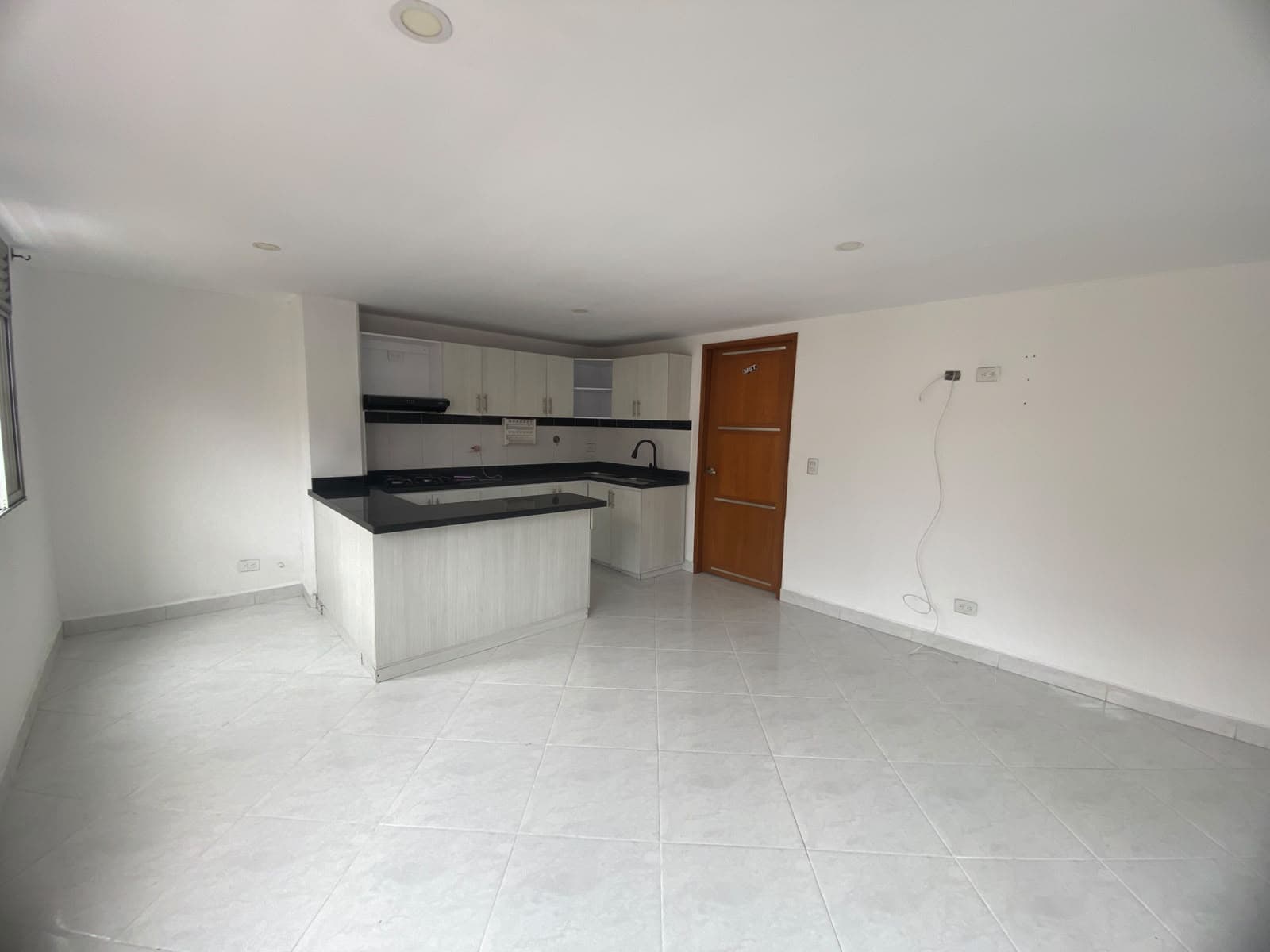 Apartamento en arriendo en San Isidro, Itagui — foto 3 de 13