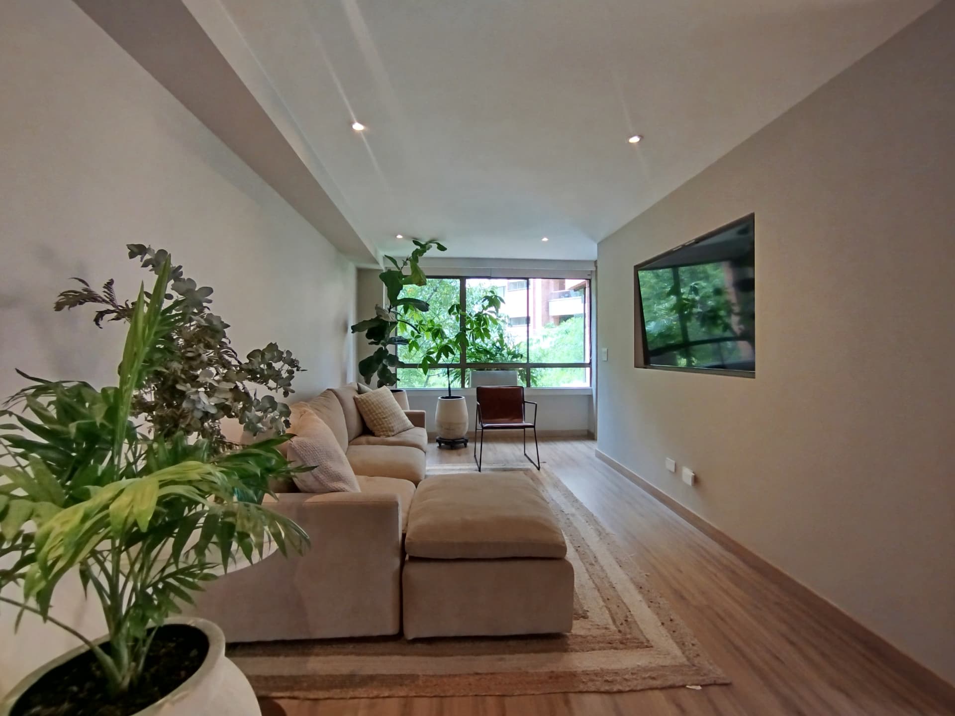 Apartamento en arriendo en La Concha, Poblado, Medellín — foto 1 de 16