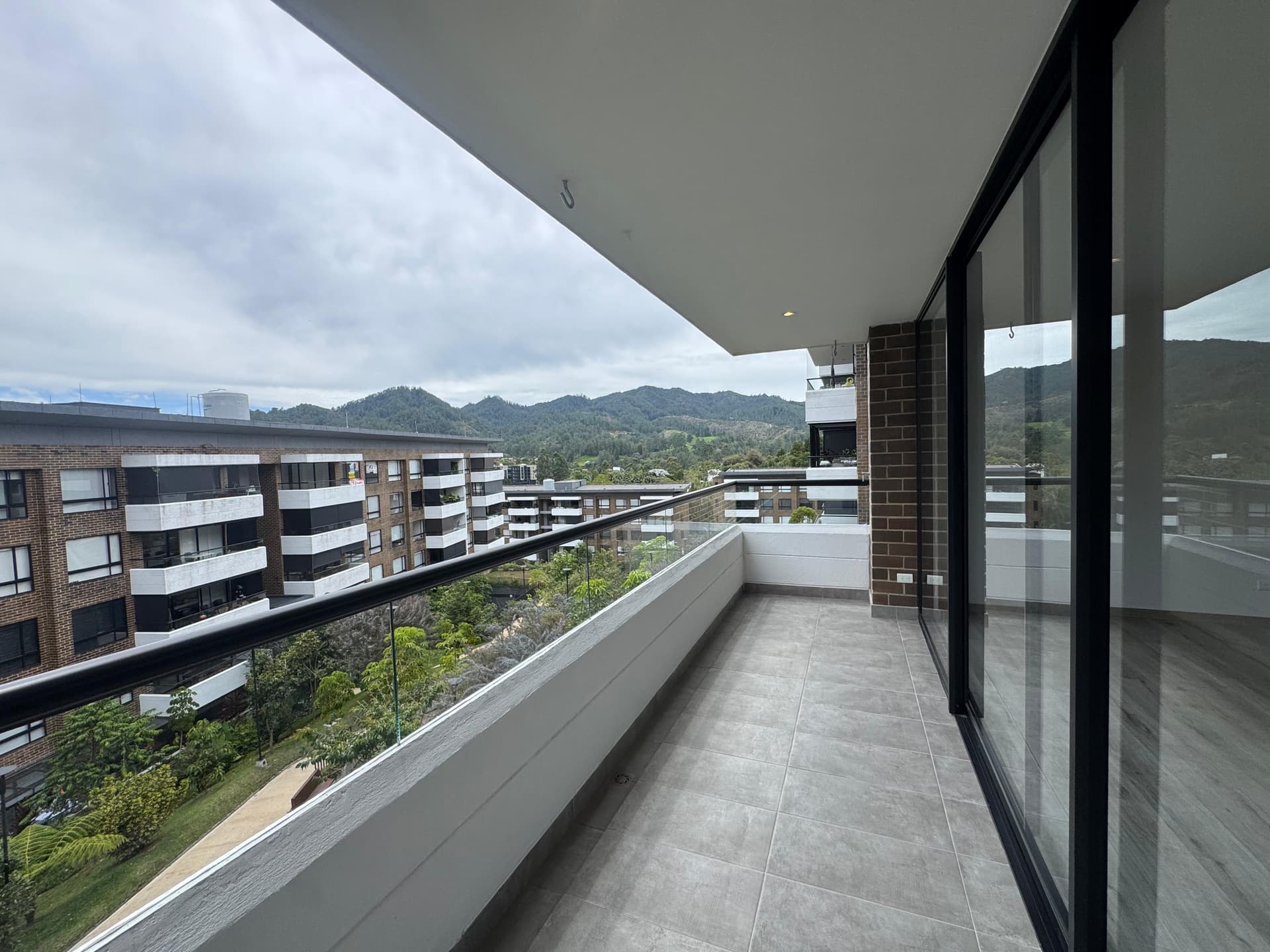 Apartamento en arriendo en El Retiro Campestre — foto 1 de 20