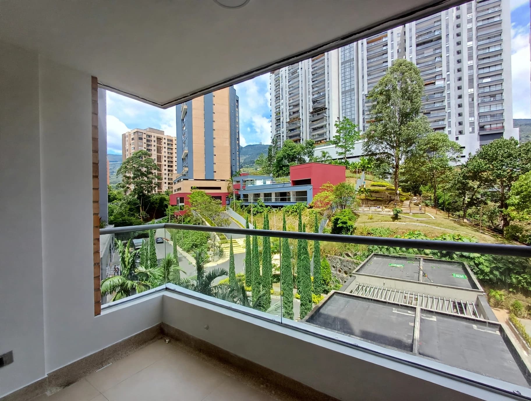 Apartamento en arriendo en Loma de las Brujas, Envigado — foto 3 de 20
