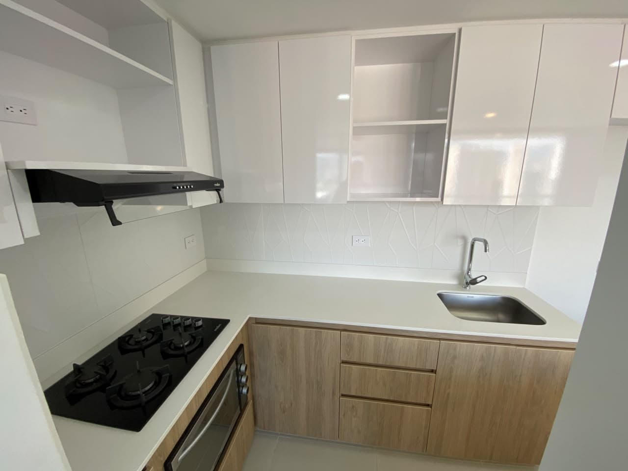 Apartamento en arriendo en Aves Maria, Sabaneta — foto 1 de 16