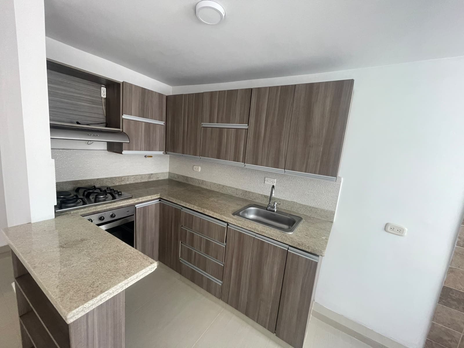 Apartamento en arriendo en Rodeo Alto, Belen, Medellín — foto 2 de 15