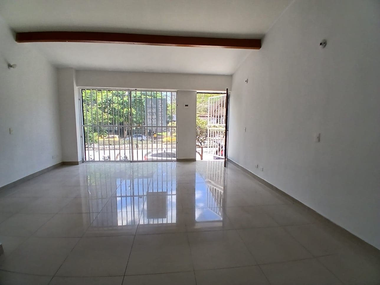 Local en arriendo en Laureles, Medellín — foto 2 de 12