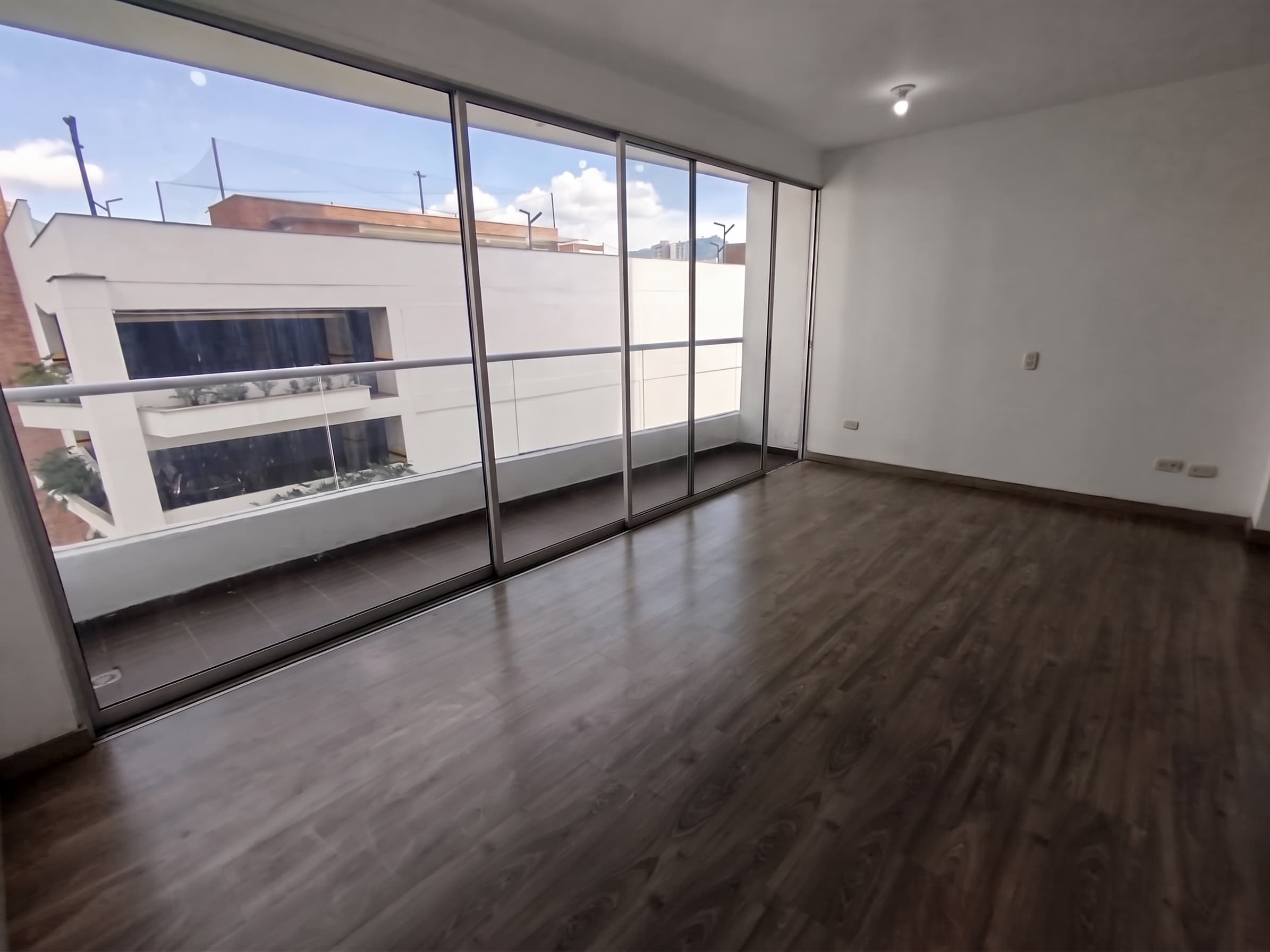 Apartamento en arriendo en Prados de Sabaneta — foto 2 de 20