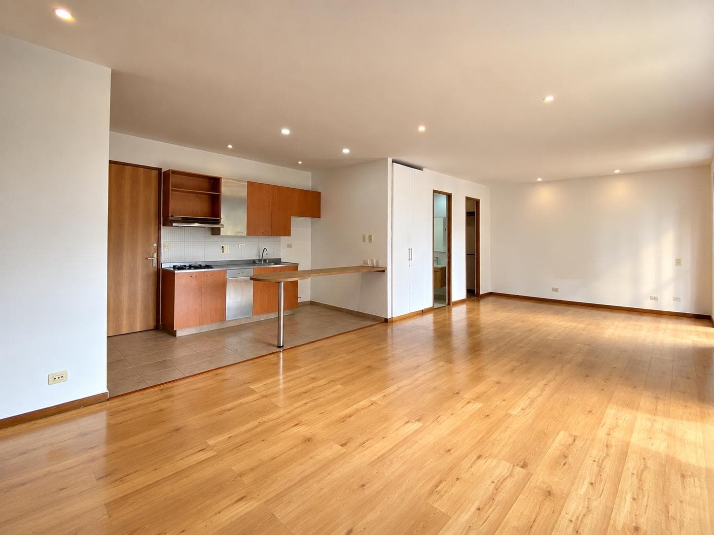 Apartamento en arriendo en Santa María de los Ángeles, Poblado, Medellín — foto 1 de 12