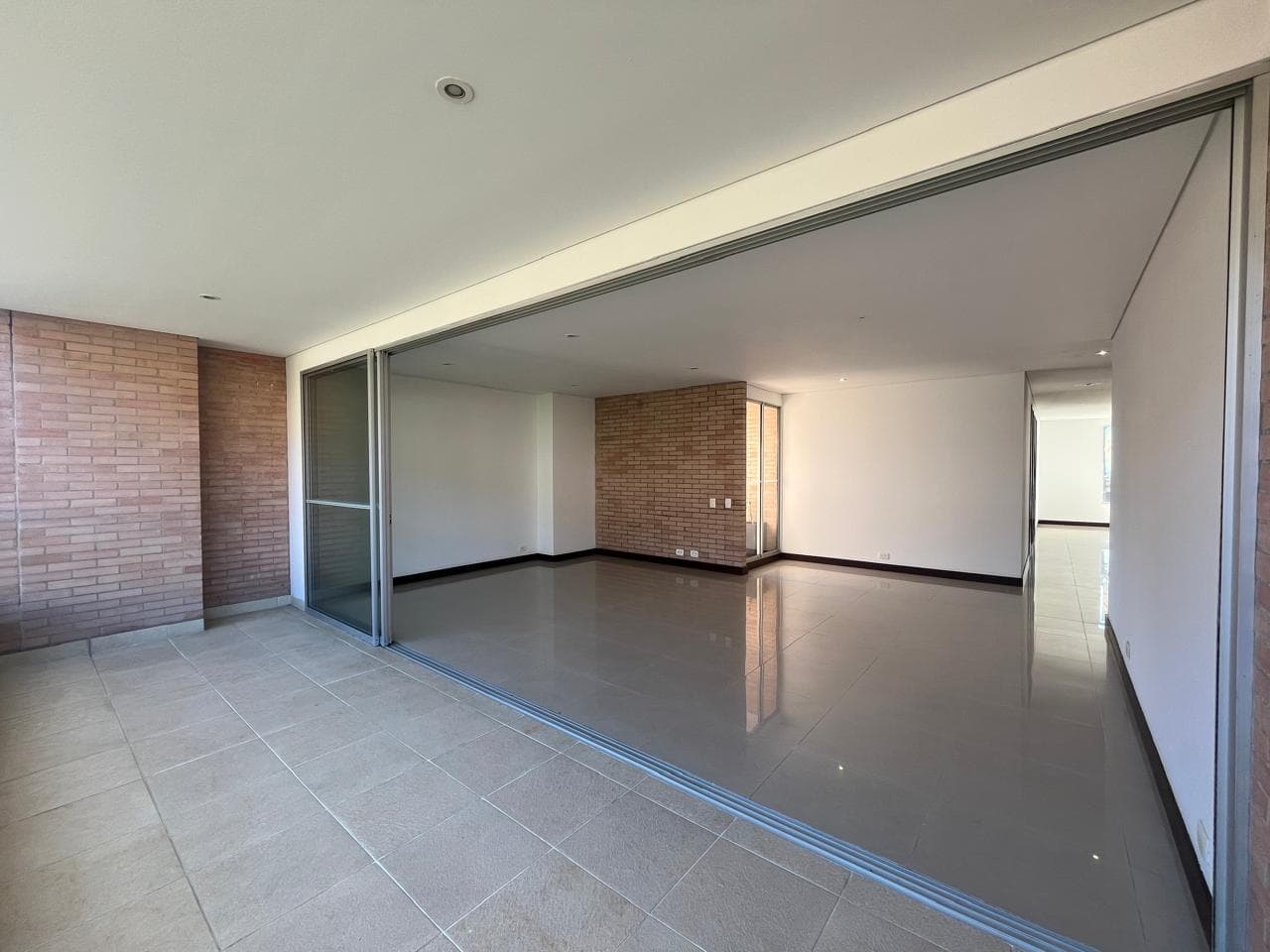 Apartamento en arriendo en Los Parra, Poblado, Medellín — foto 1 de 20