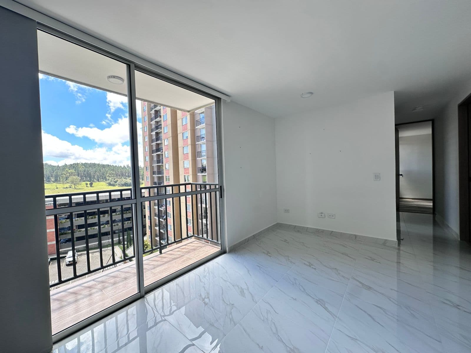 Apartamento en arriendo en Rionegro — foto 1 de 14