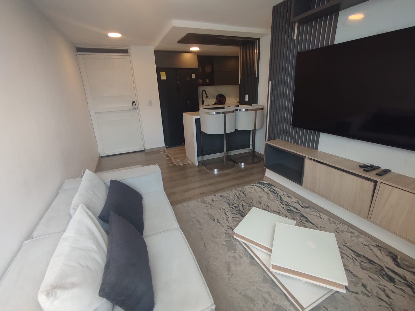 Apartamento en arriendo en Maria Auxiliadora, Sabaneta — foto 1 de 17