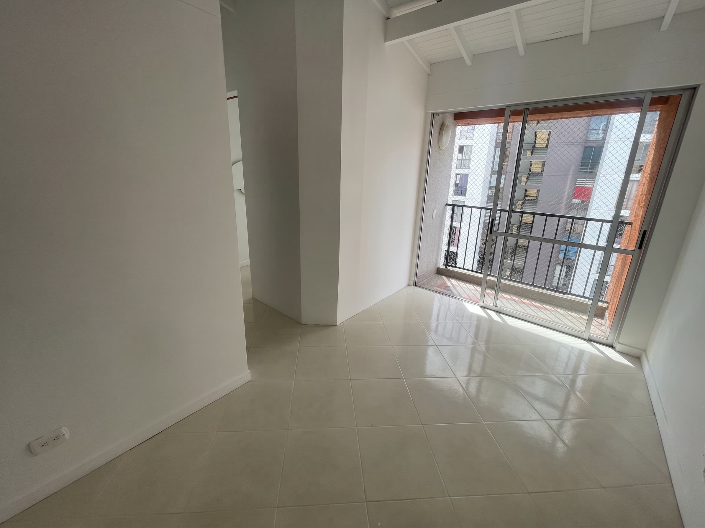 Apartamento en arriendo en Rodeo Alto, Belen, Medellín — foto 2 de 15