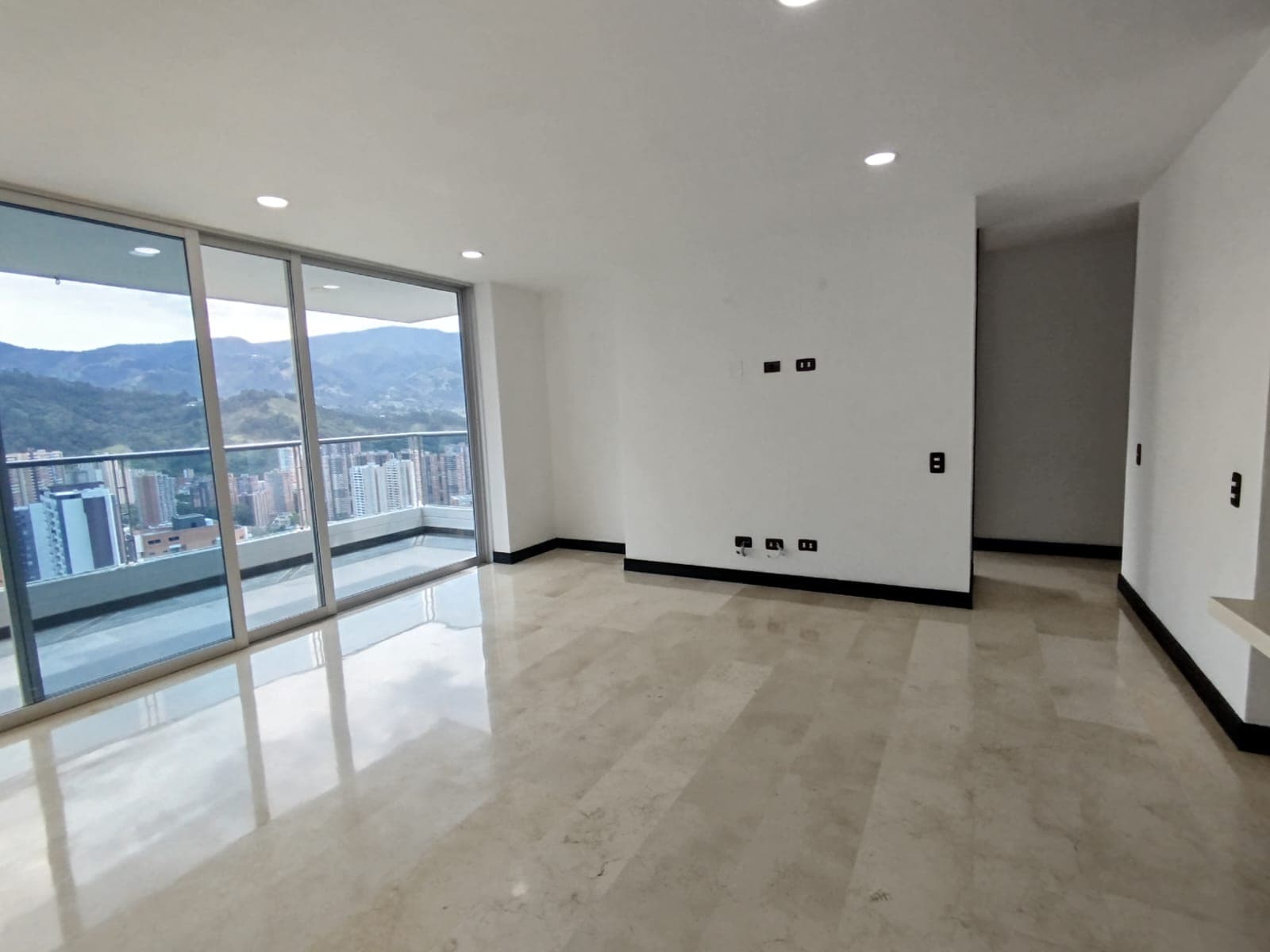 Apartamento en arriendo en Las Lomitas, Sabaneta — foto 5 de 20