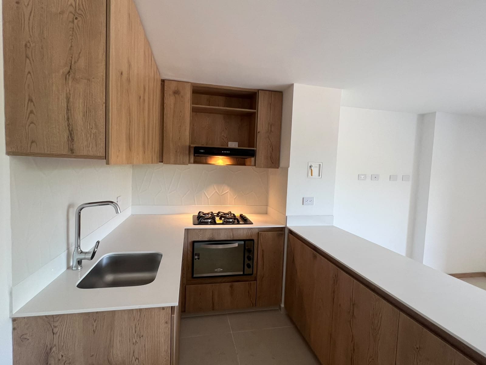 Apartaestudio en arriendo en San German, Laureles, Medellín — foto 1 de 14