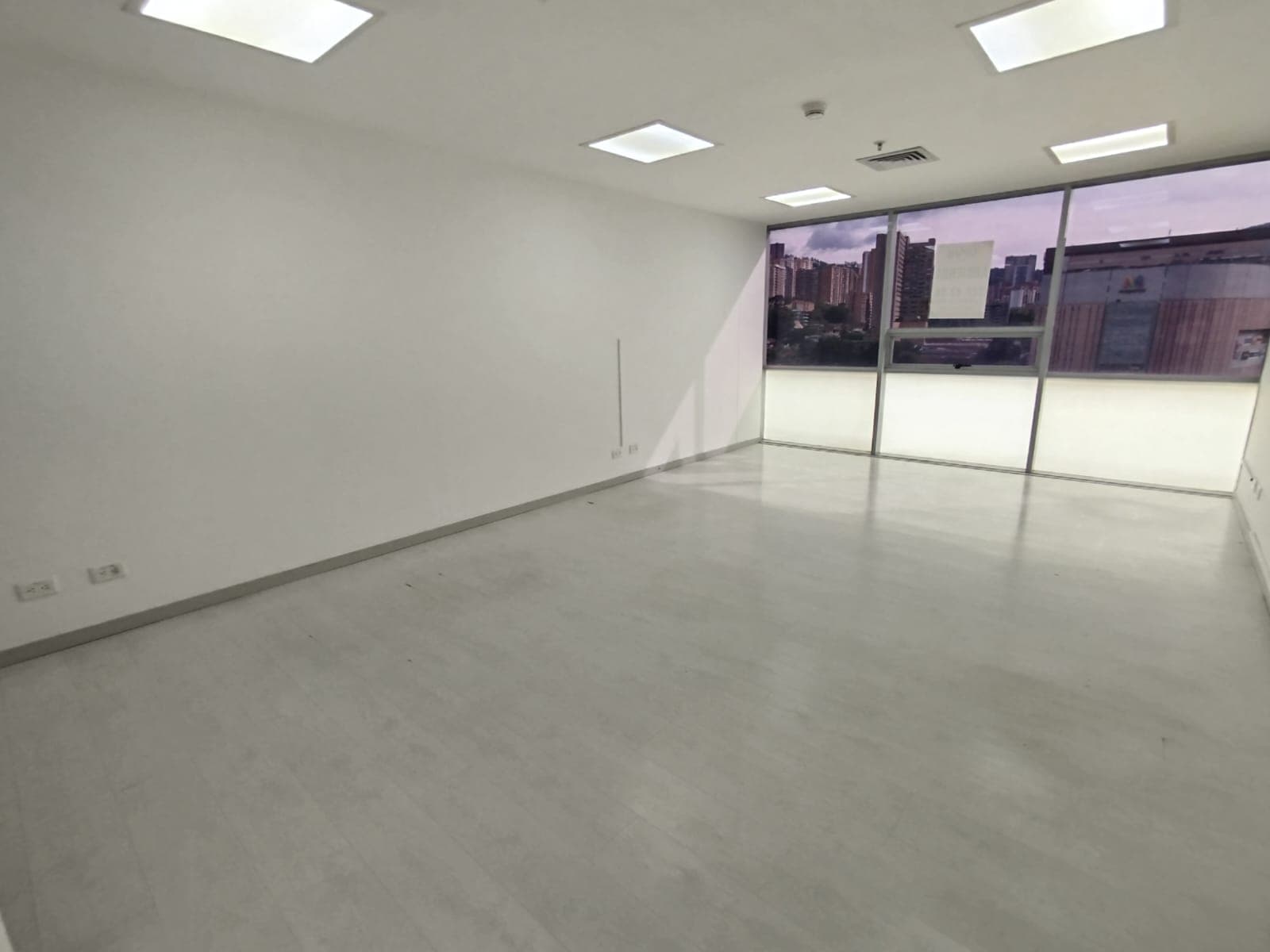 Oficina en arriendo en Sabaneta — foto 2 de 10