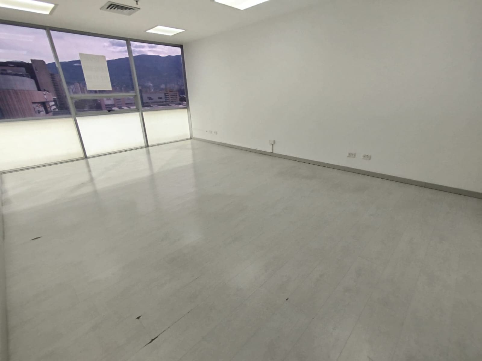 Oficina en arriendo en Sabaneta — foto 3 de 10