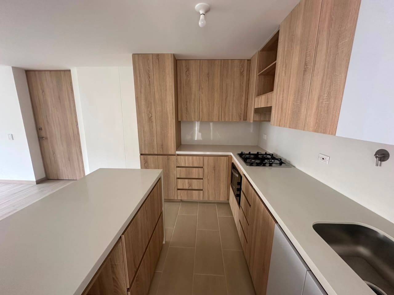 Apartamento en arriendo en Camino Verde, Envigado — foto 1 de 14