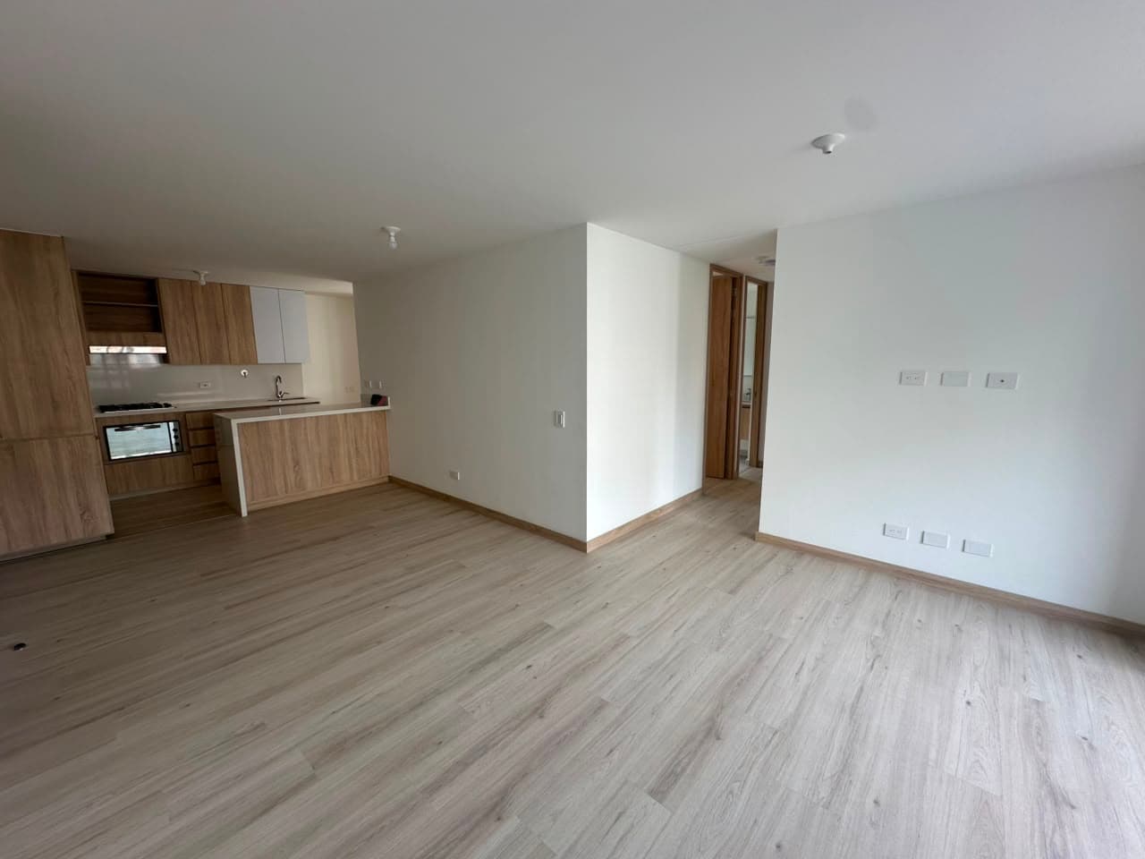 Apartamento en arriendo en Camino Verde, Envigado — foto 3 de 14