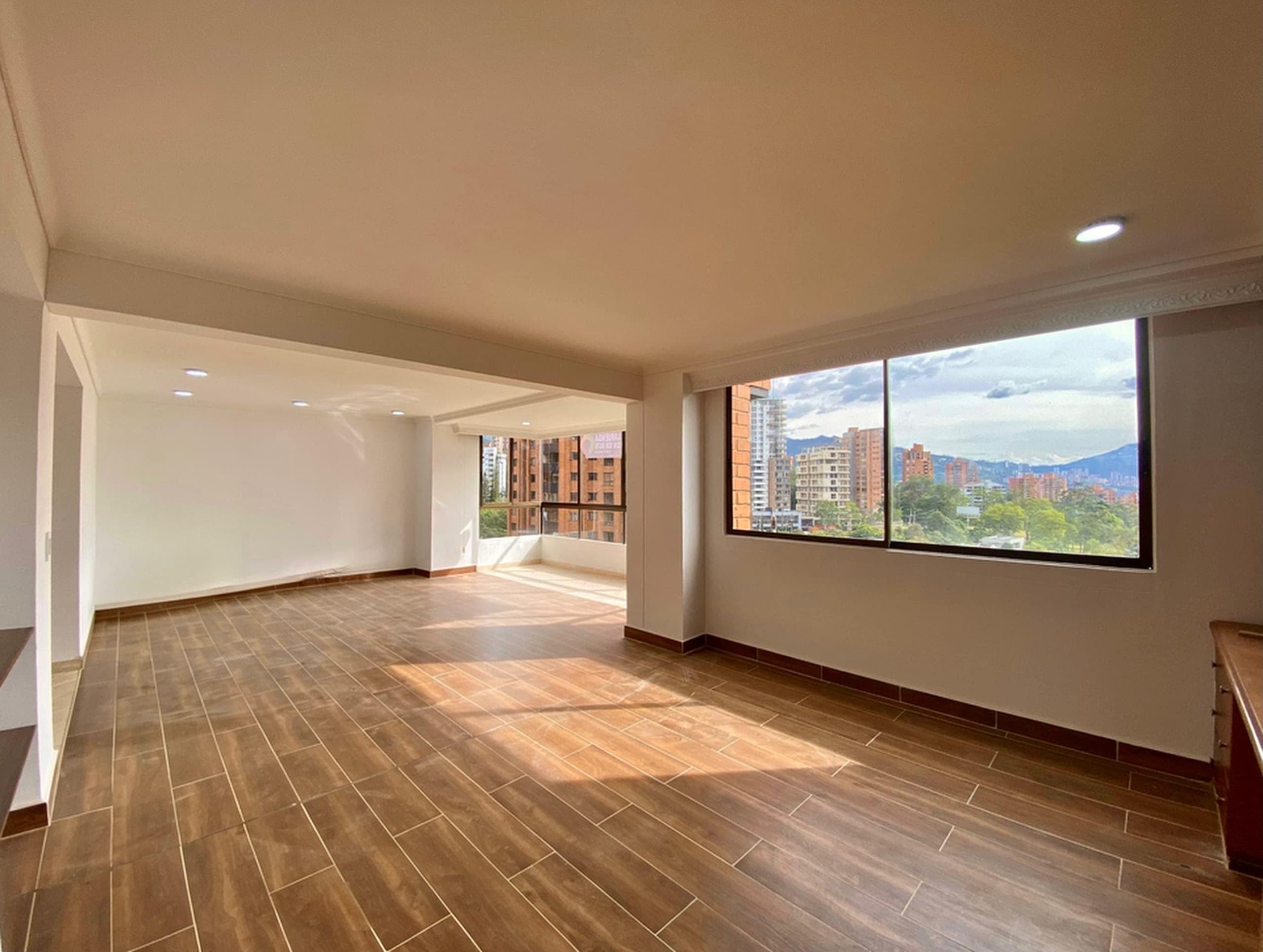 Apartamento en arriendo en Transversal Inferior, Poblado, Medellín — foto 3 de 20