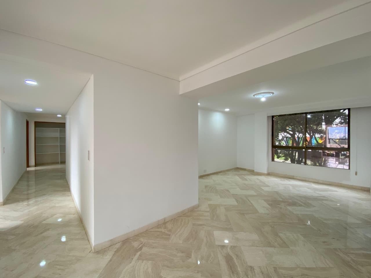 Apartamento en arriendo en Transversal Inferior, Poblado, Medellín — foto 5 de 20