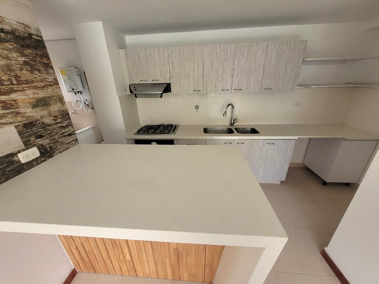 Apartamento en arriendo en Loma de los Benedictinos, Envigado — foto 3 de 19