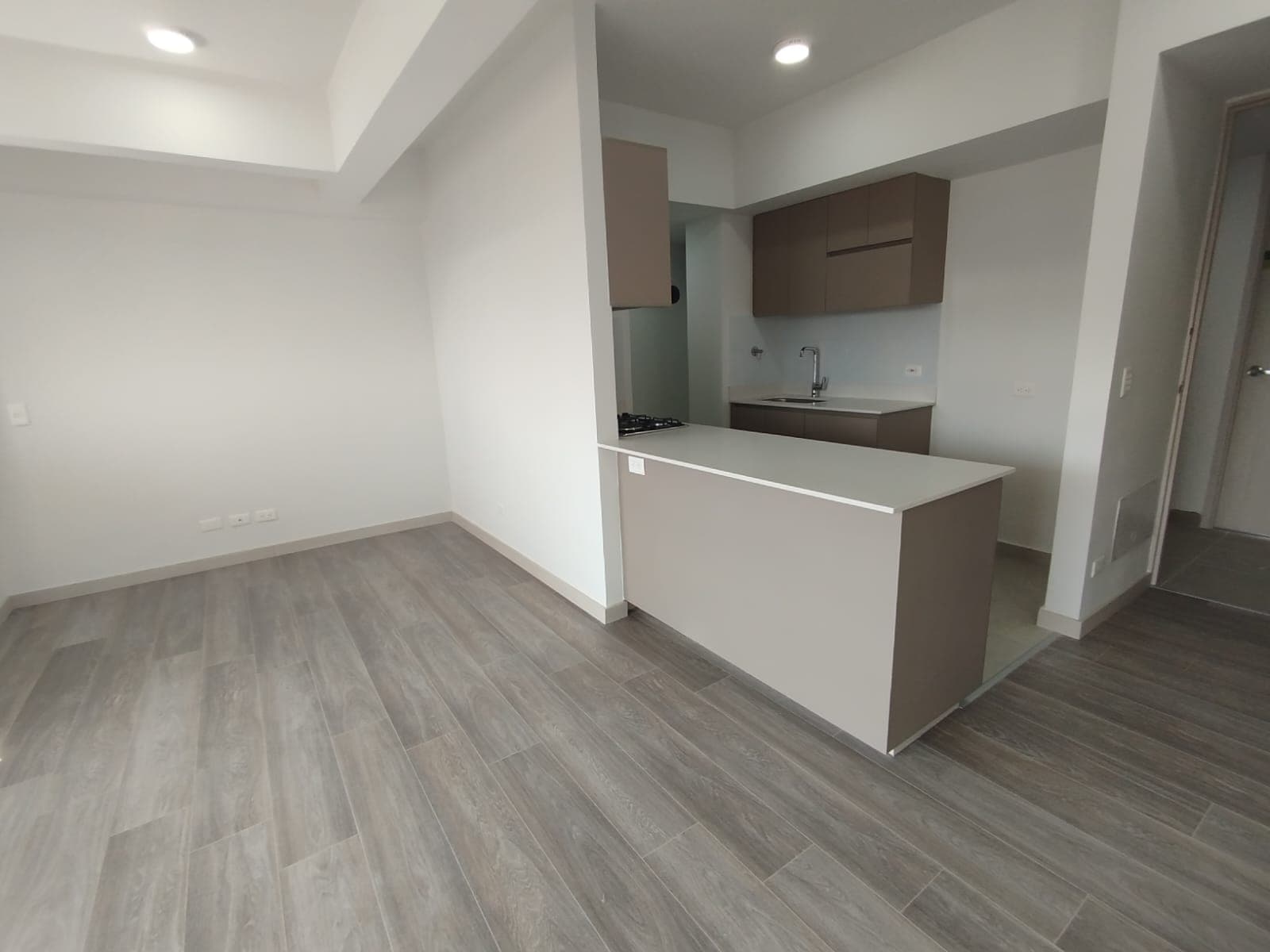 Apartamento en arriendo en Maria Auxiliadora, Sabaneta — foto 1 de 15