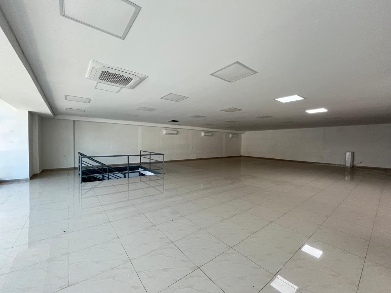 Oficina en arriendo en Ciudad del Rio, Medellín — foto 1 de 20