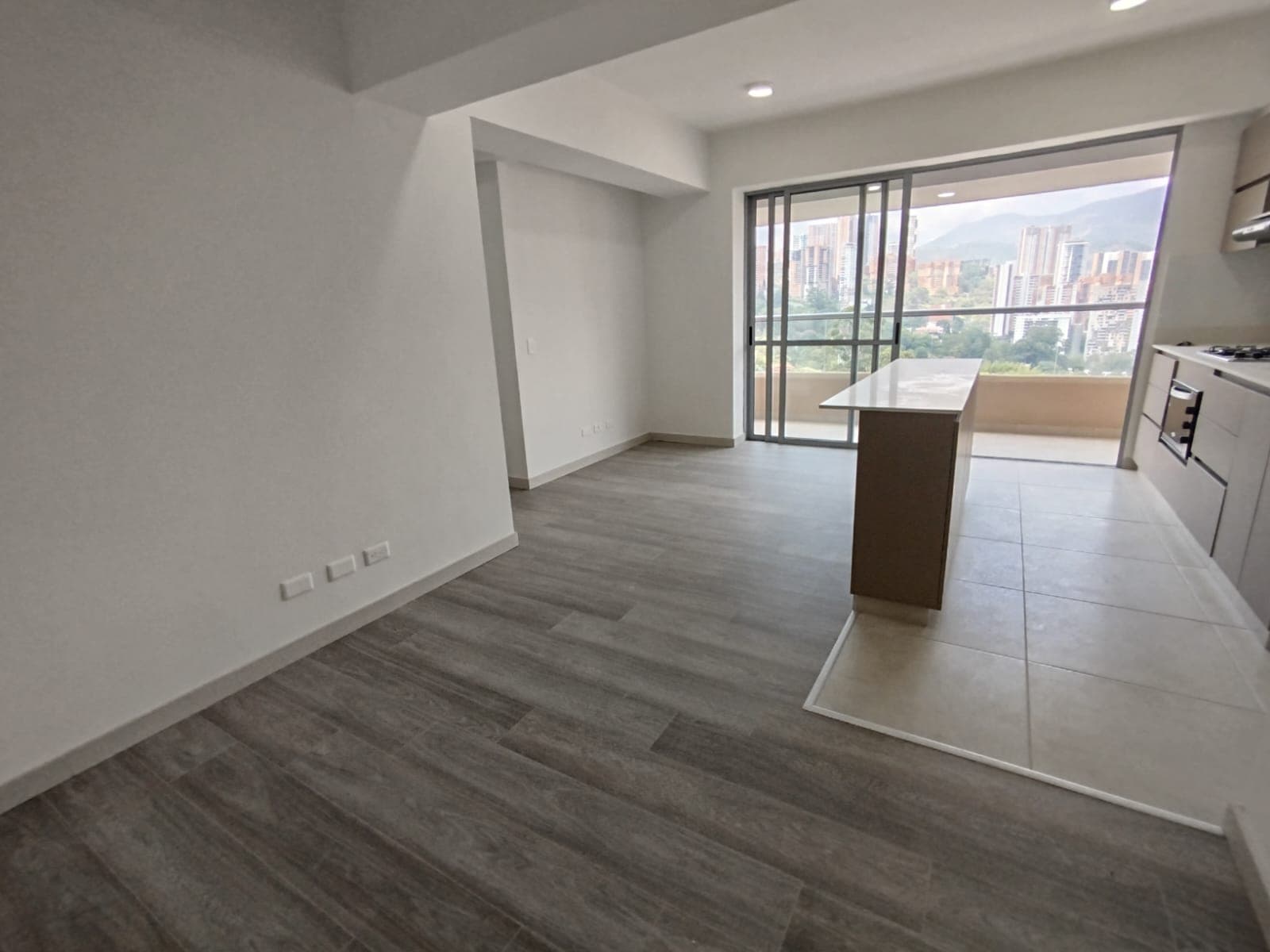 Apartamento en arriendo en Maria Auxiliadora, Sabaneta — foto 3 de 17